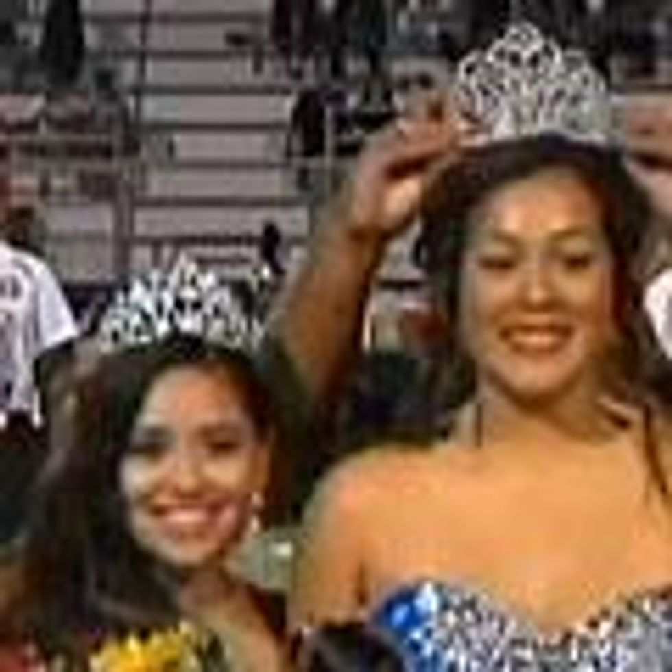 Texas High School Crowns Two Homecoming Queens as Royal Couple 