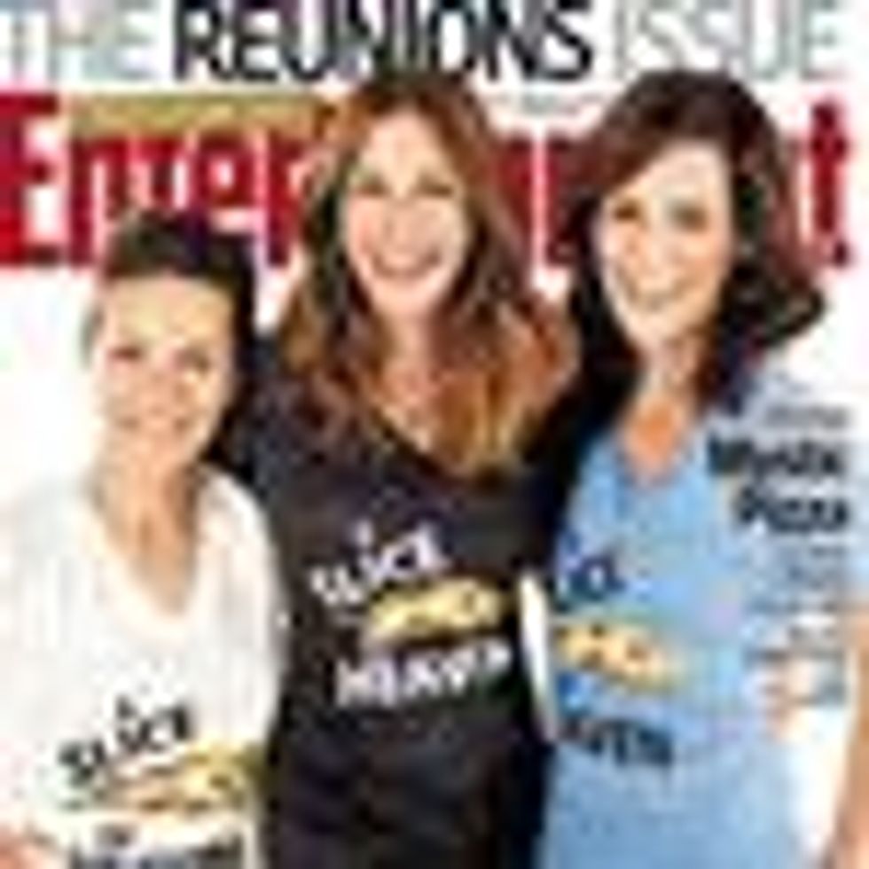 Shot of the Day: 'Mystic Pizza's' Julia Roberts, Lili Taylor & Annabeth Gish Cuter Than Ever for EW Reunion 