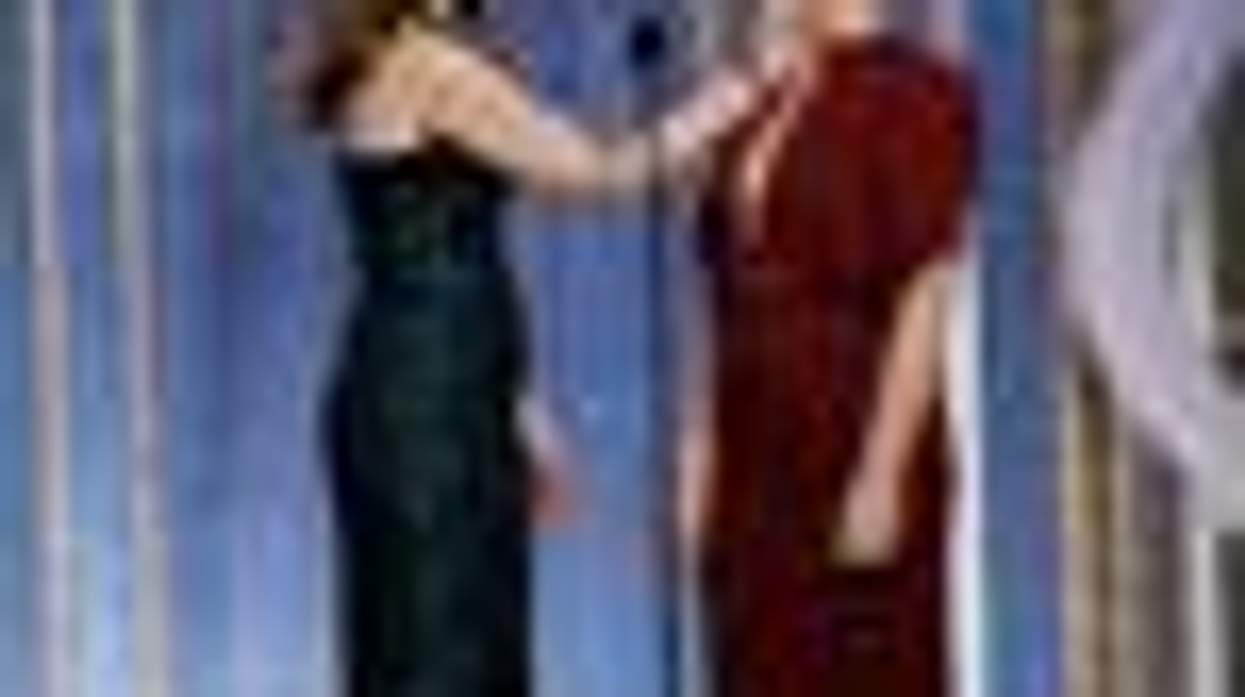 Tina Fey and Amy Poehler to Reprise Golden Globes Hosting Gig for Two More Years!