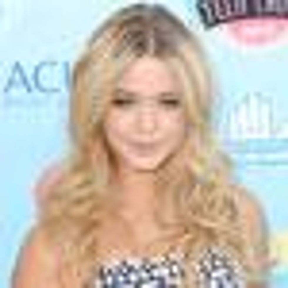 EXCLUSIVE: 'Pretty Little Liars' Sasha Pieterse on Playing the Ultimate Mean Girl 