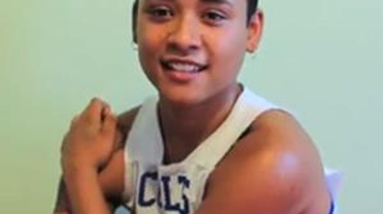 WATCH: Hot Lesbians Revive Stereotypes About Gay Men, Vice-Versa