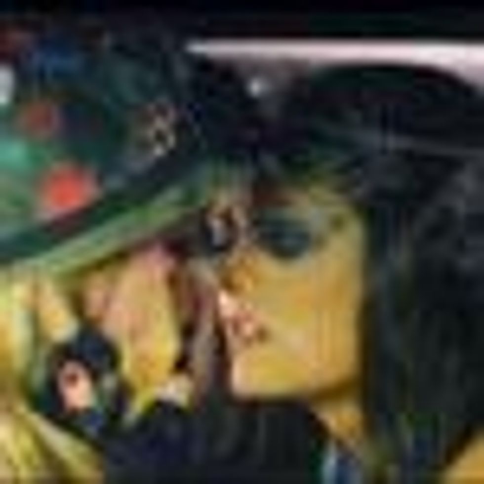 WATCH: Avril Lavigne and Winnie Cooper's Post-Apocalyptic Lesbian Kiss 