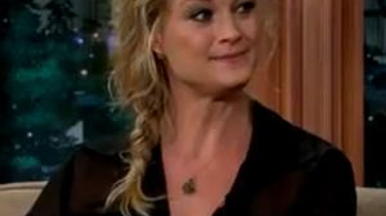 WATCH: 'The Fosters' Teri Polo Helps Craig Ferguson Understand That Lesbians Fight, Just Like Straight Couples Do