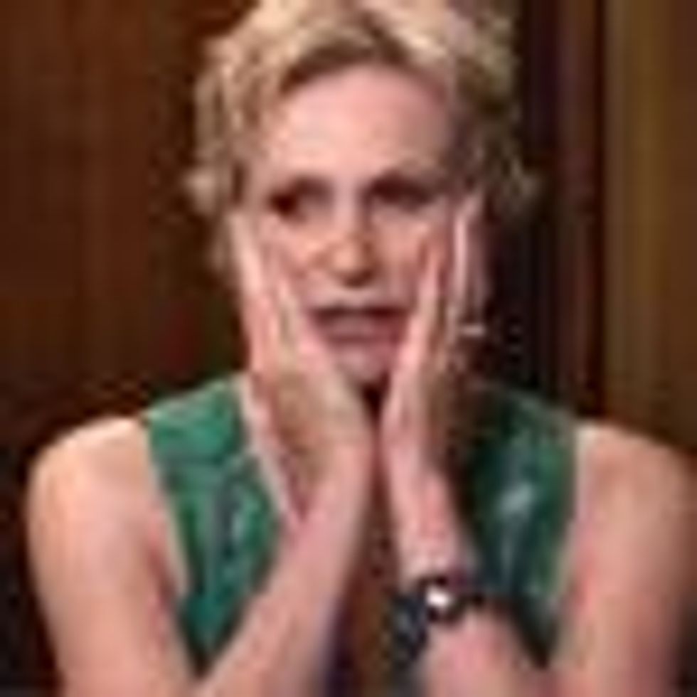 WATCH: Jane Lynch Discusses Divorcing Her Wife with Larry King 