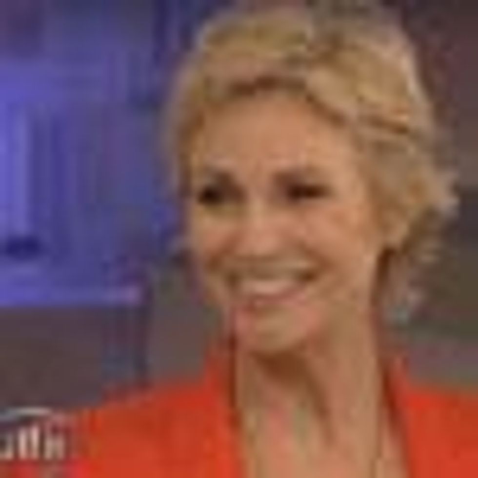  WATCH: Jane Lynch Hosts Impromptu 'Hollywood Game Night' for 'Devious Maids' Cast