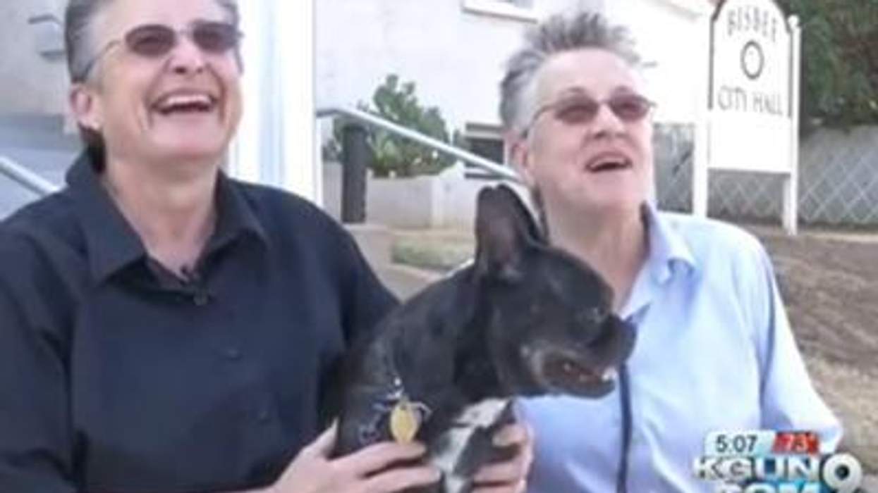 Lesbian Couple First to File For Formal Civil Union in Arizona