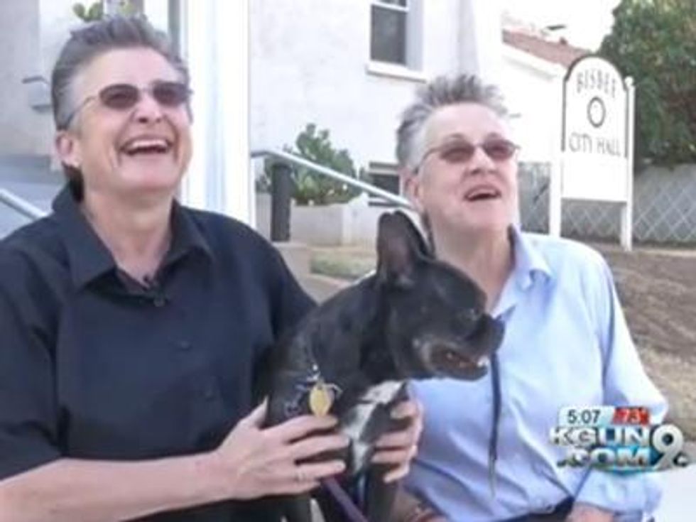 Lesbian Couple First to File For Formal Civil Union in Arizona