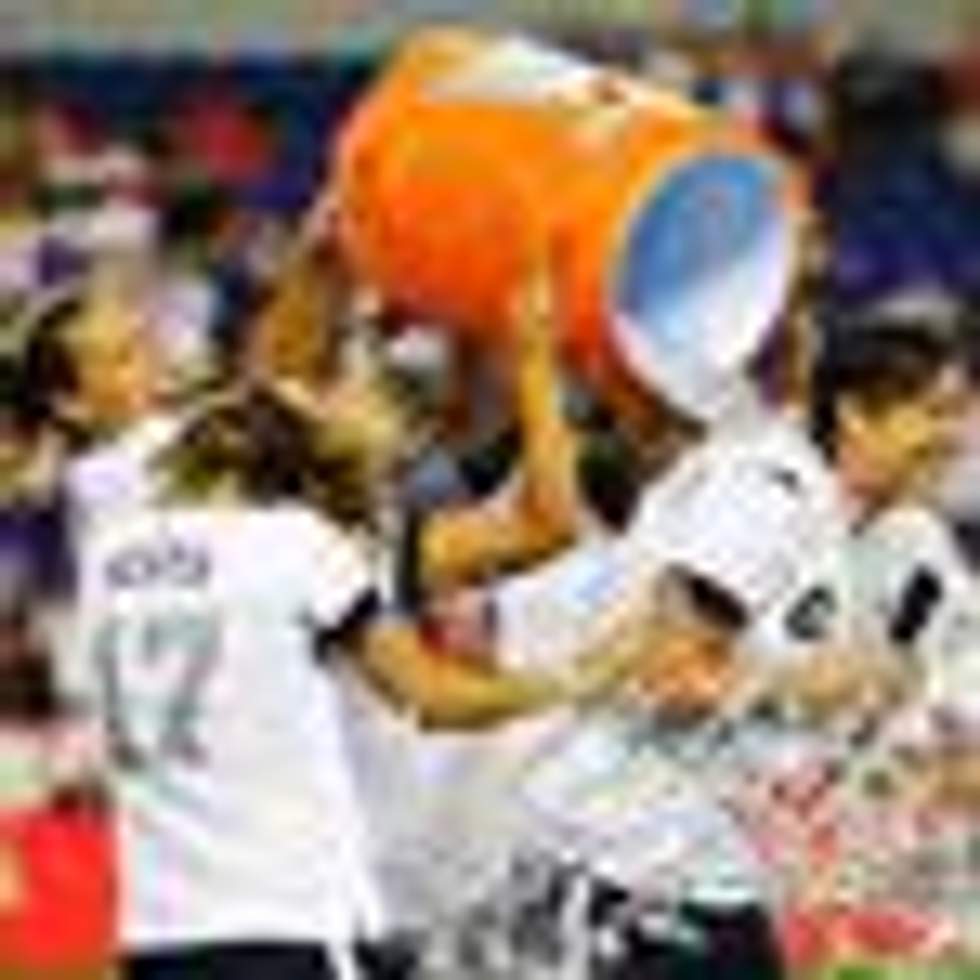 Abby Wambach Breaks Record to Become Women's Soccer's All-Time Leading Scorer