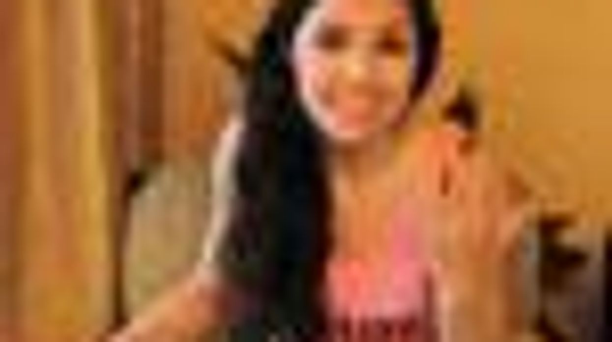 WATCH: Real Lesbians Watch and Break Down 'Lesbian' Porn