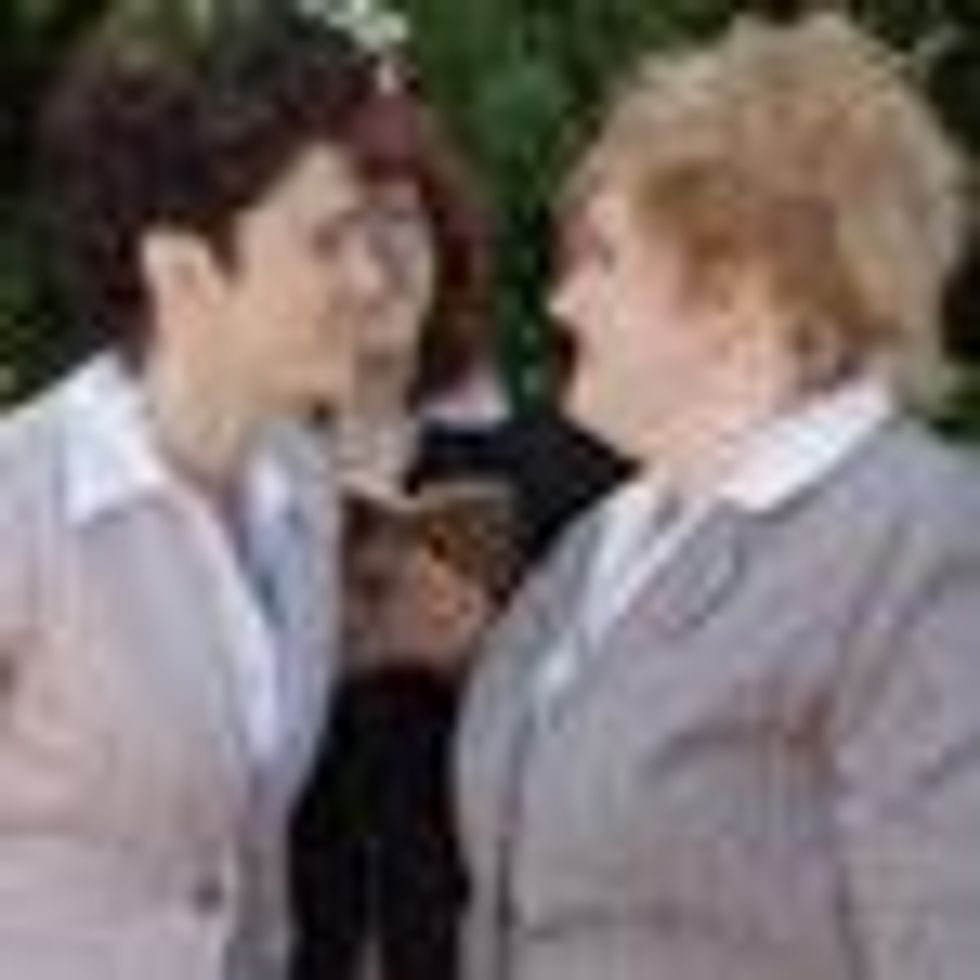 WATCH: No Xanax Necessary for Lesbian Weddings According to 'SNL'