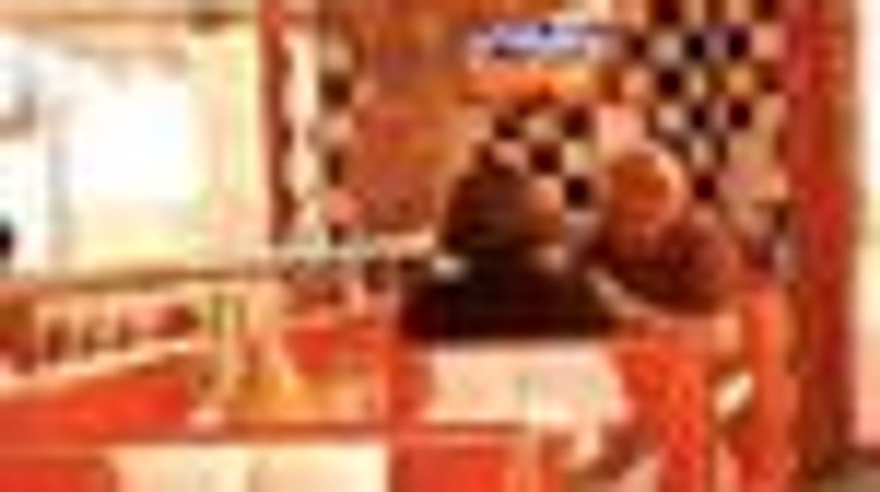 WATCH: Waitress Celebrates France's Marriage Equality Proclaiming 'I Am A Lesbian' to Customers