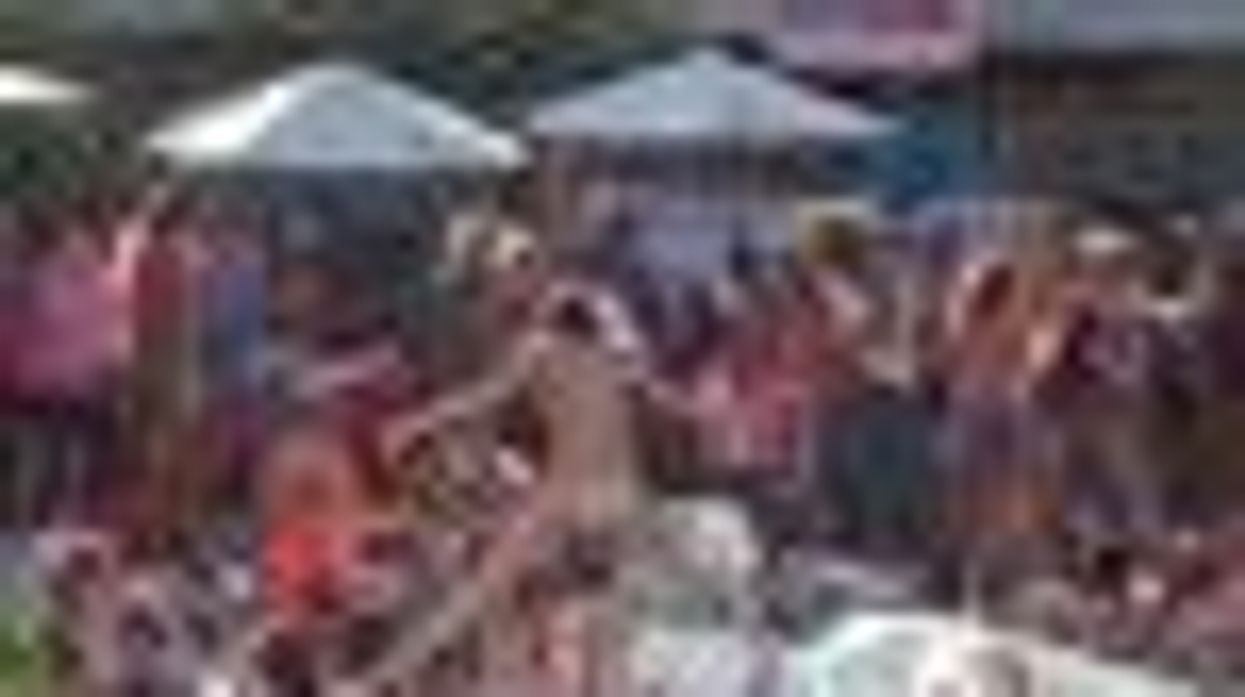 <p>From the Dinah Files - Bikini-Clad Lesbians, Celesbians and Debauchery in Photos</p>