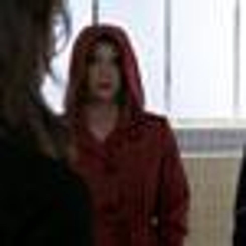 'Pretty Little Liars' Season 3 Finale Recap - Red Coat Reveal and Jenna/Shana What? 