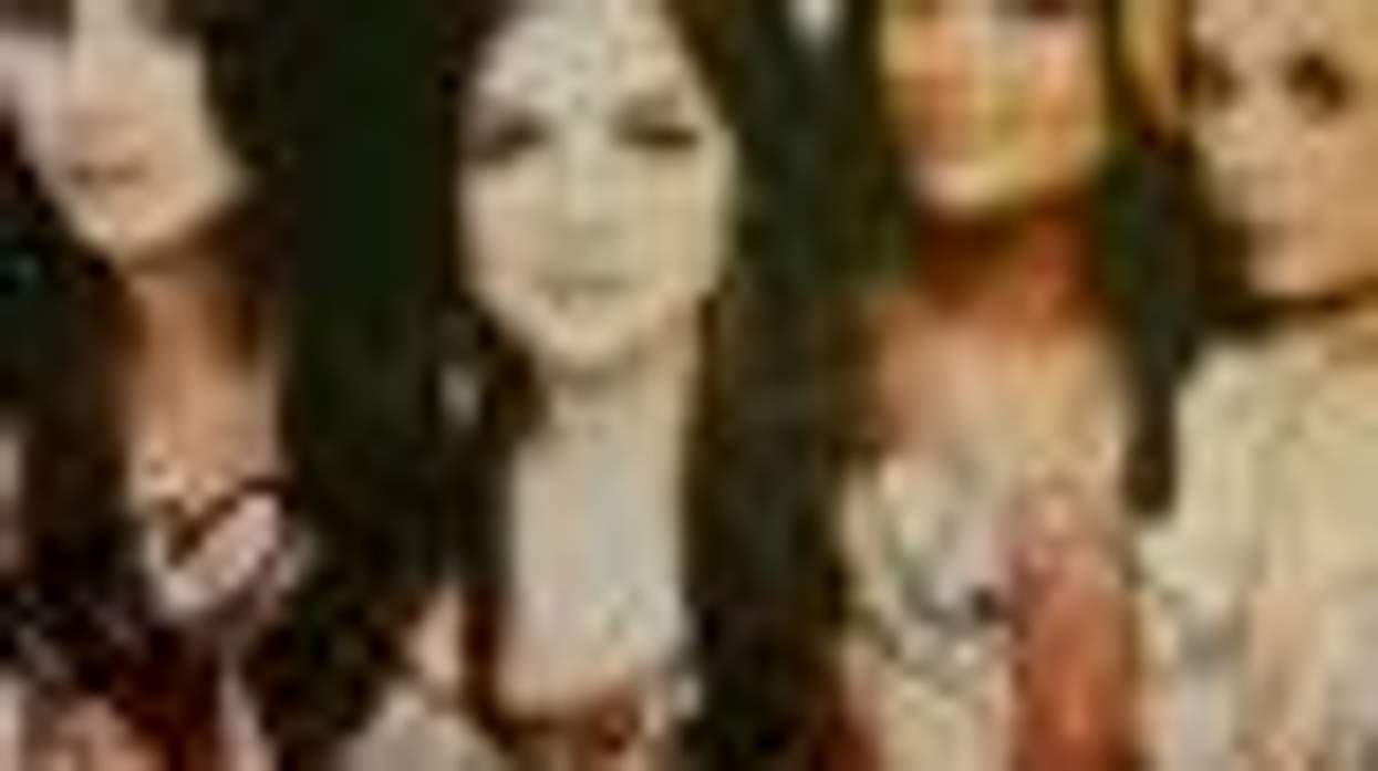 <p>Op-Ed: Hitchcock, Hot Moms, and Other Reasons I'm Obsessed with 'Pretty Little Liars'</p>