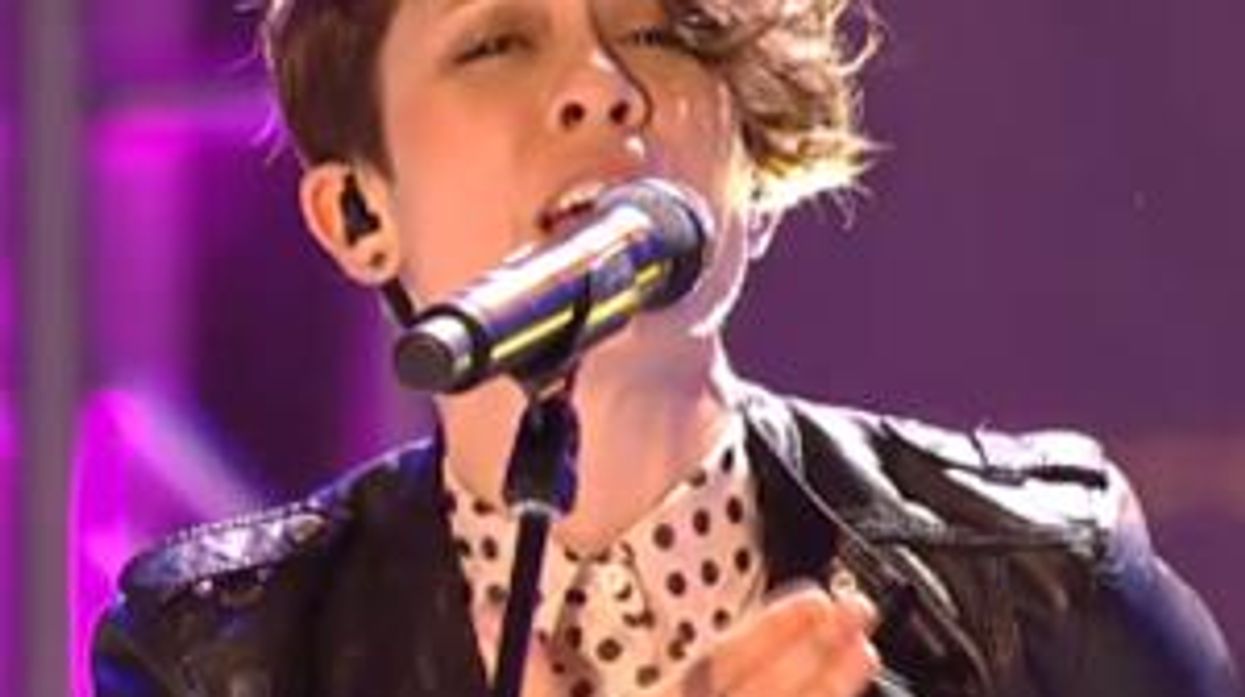 Watch: Tegan and Sara Perform 'Closer' at MTVu Woodie Awards