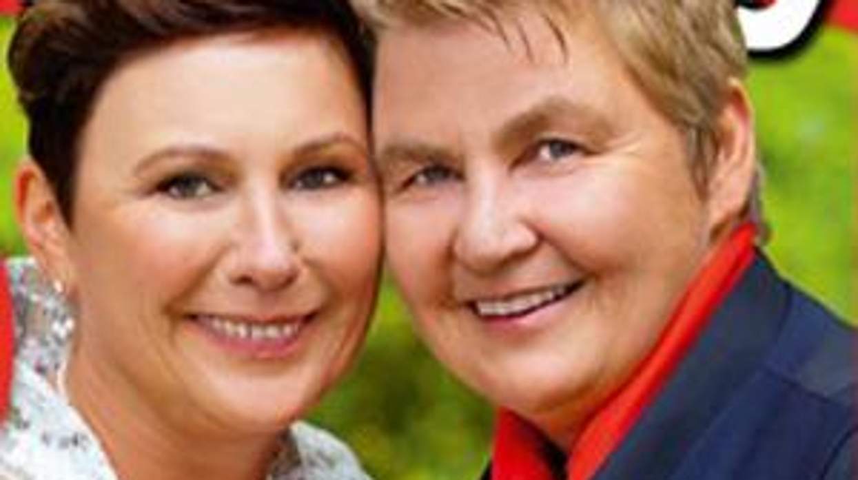 Shot of The Day: Country Music's Lynda Topp and Wife Are Cover Girls For New Zealand's 'Woman's Day' Magazine