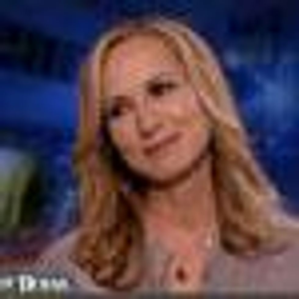 Watch: Chely Wright Announces the Gender of her Twins 