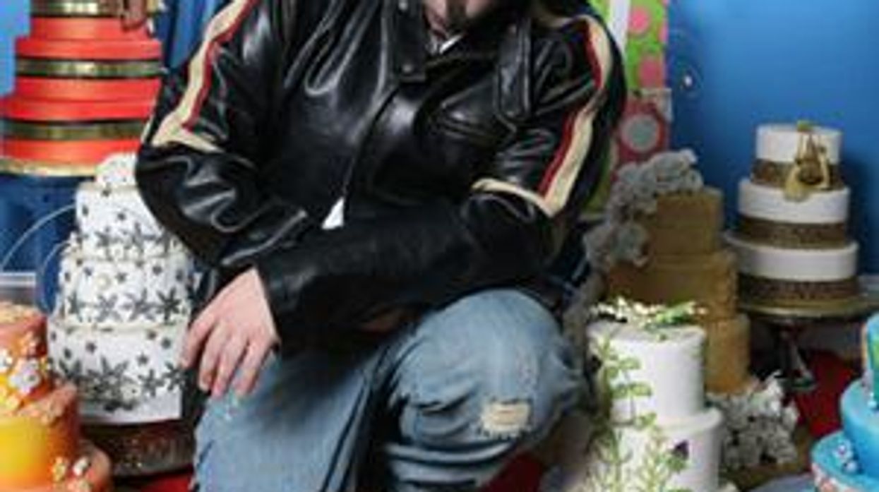 'Ace of Cakes' Star Offers Wedding Cake to Lesbian Couple Turned Away from Oregon Bakery