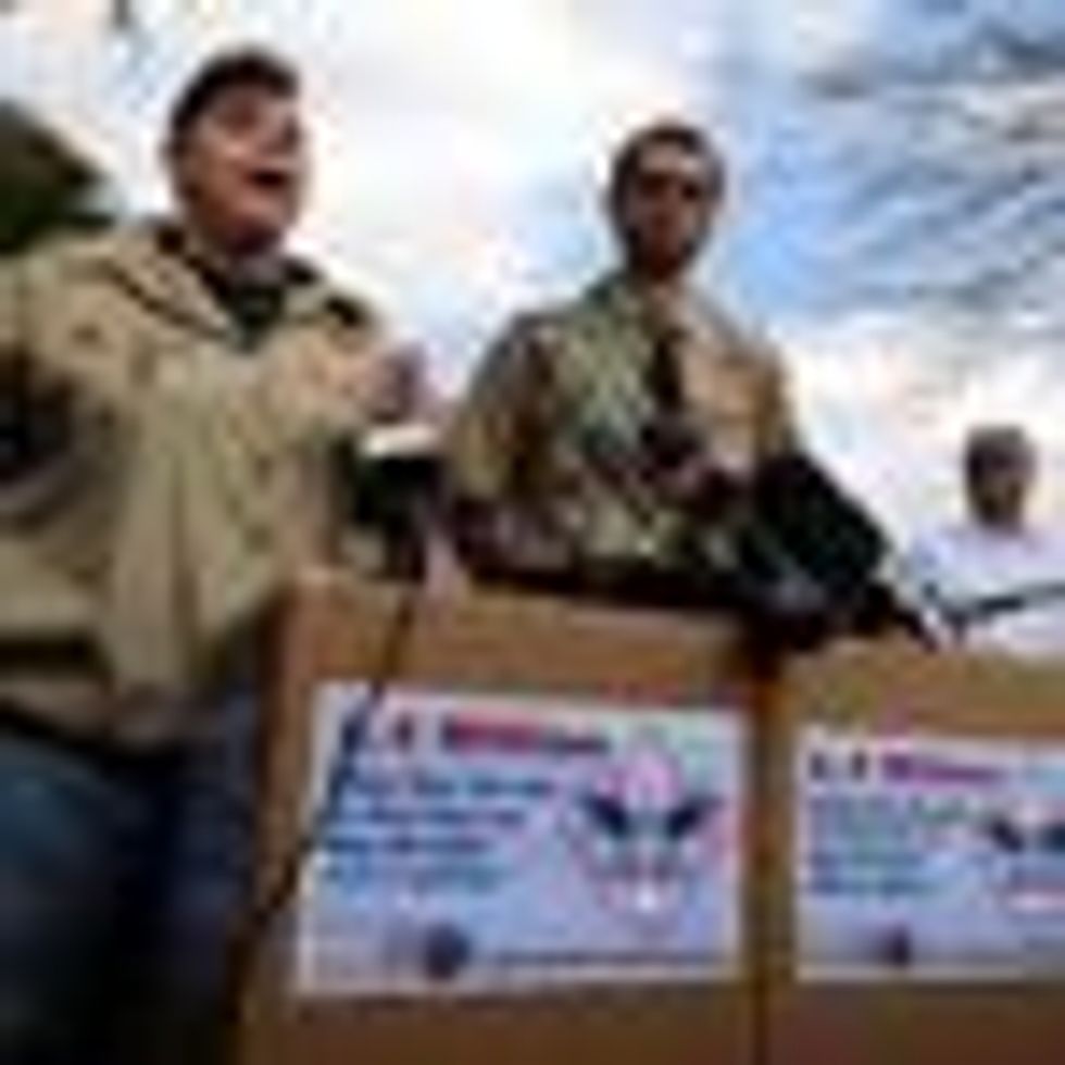 Jennifer Tyrrell Helps Deliver 1.4 Million Signatures to Boy Scouts 