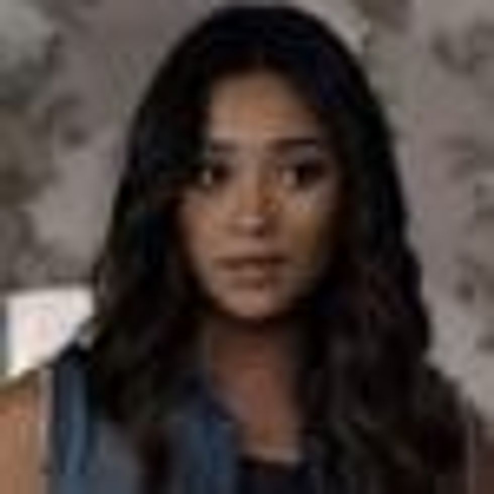 Watch: Is 'Pretty Little Liars' Paige Cheating on Ladykiller Emily in a Lez Bar?