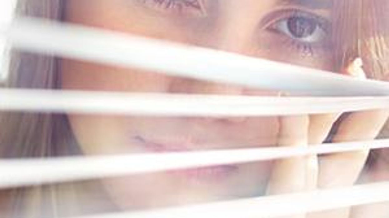 UK Advice Column Advocates Broadcasting Lesbian Neighbors' Trysts