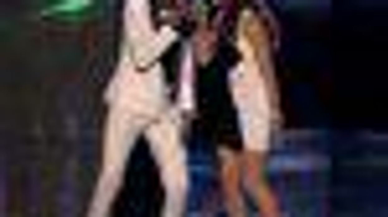 Watch: 'The Voice's' Out Contestant De'Borah Joins Cassadee Pope for Final Song