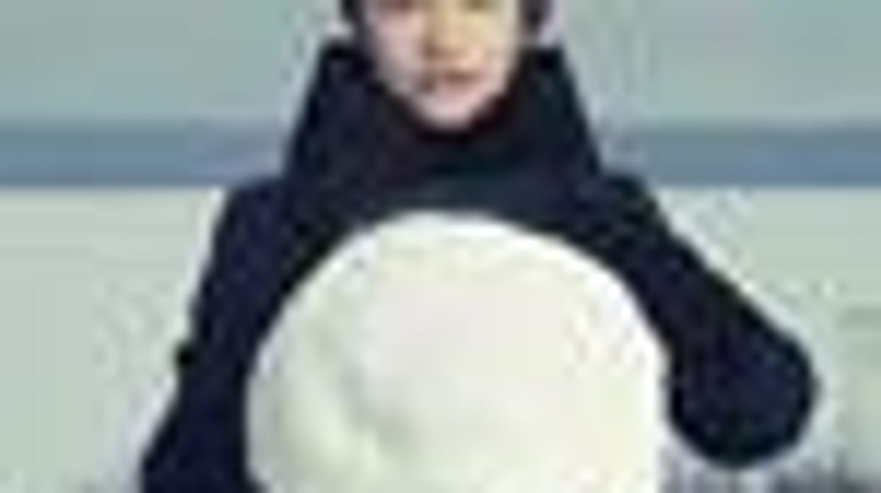 Op-Ed: Being Single at the Holidays Doesn't Have to Suck