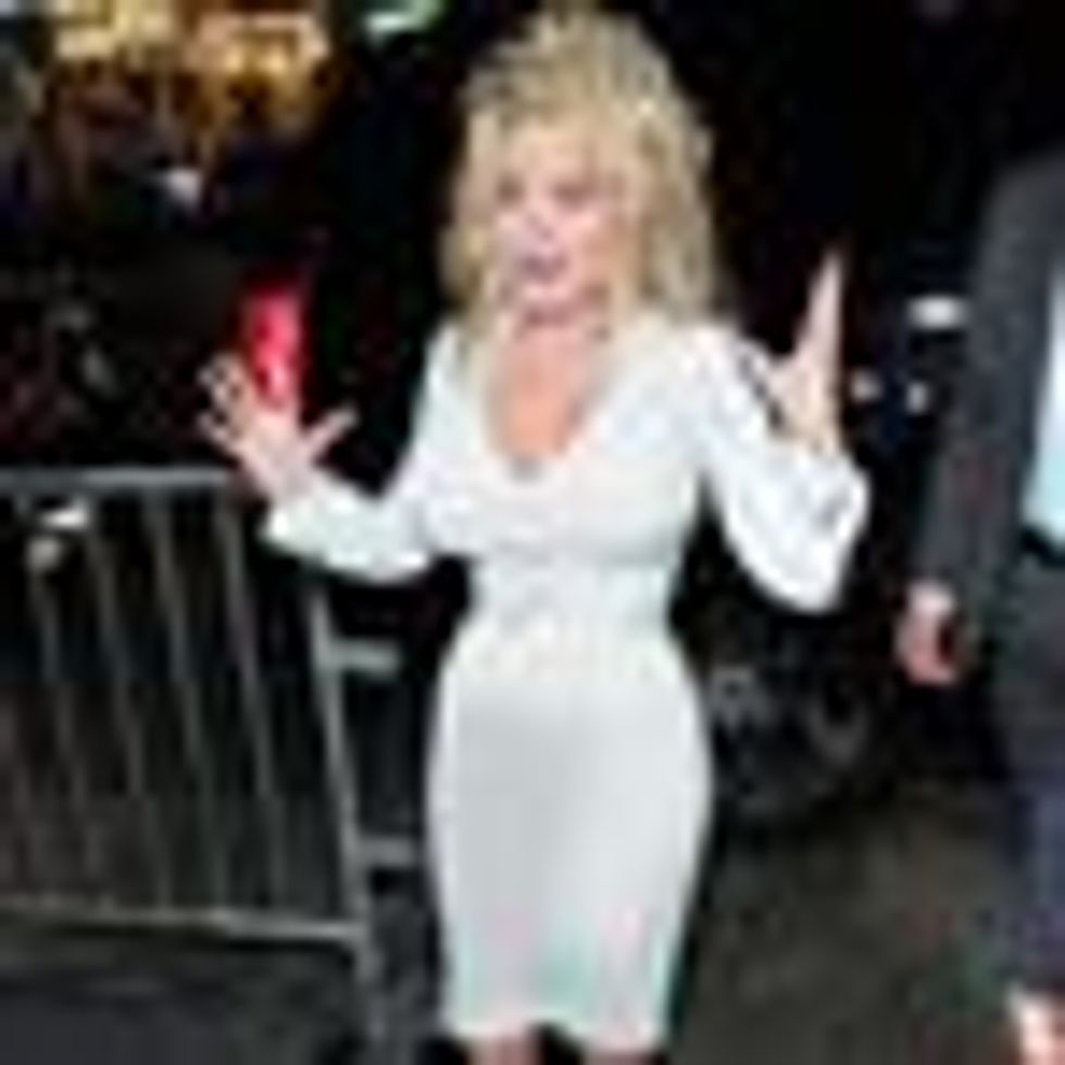 Dolly Parton on Bonding with Oprah Over Persistent Lesbian Rumors 