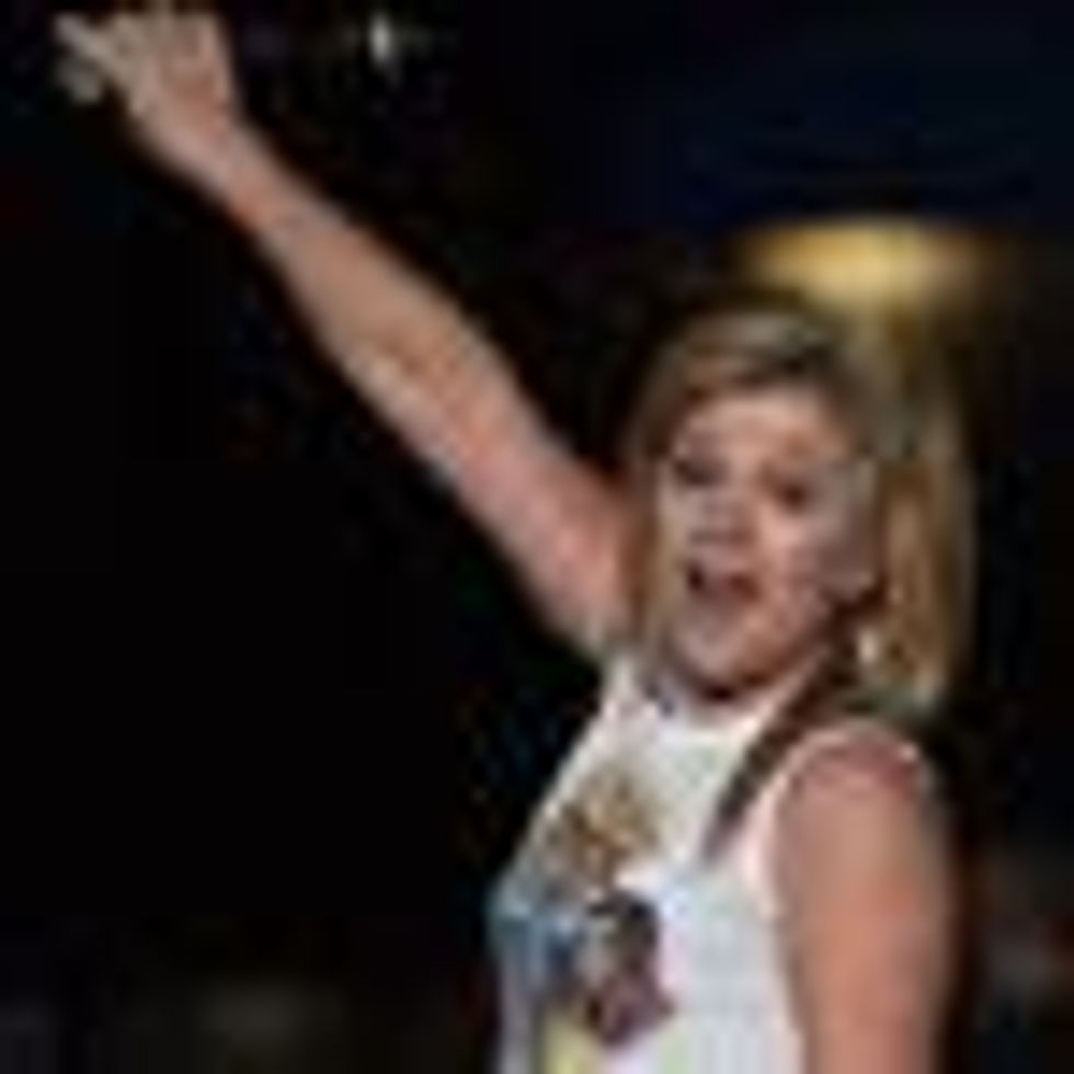 Kelly Clarkson Says She's Leaning Toward Obama Over Gay Rights Issues Y'all 
