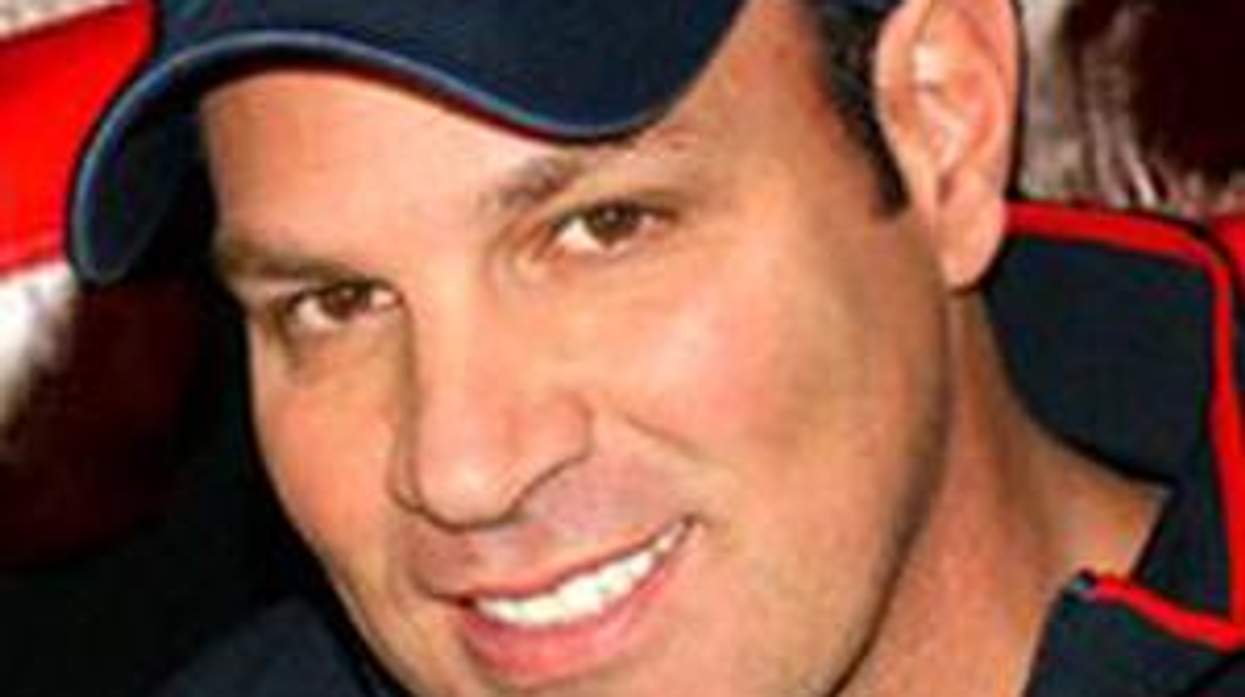 Radio DJ Wants To Turn 'Hot Lesbians' Straight With A Single Date