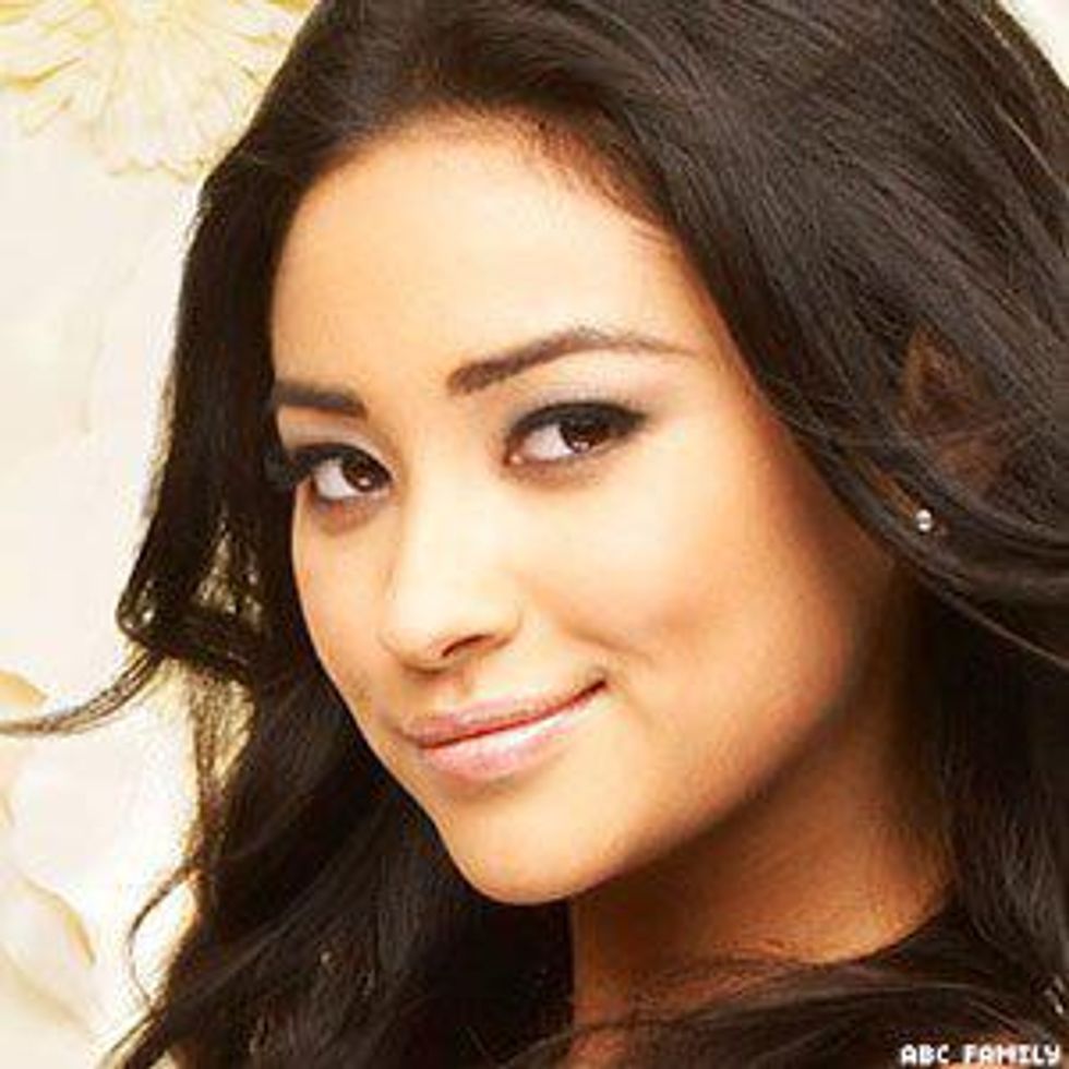 Join 'Pretty LIttle Liars' Star Shay Mitchell Live Video Chat Today