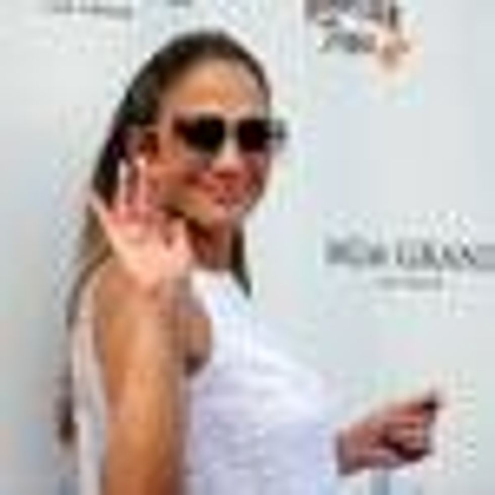 Jennifer Lopez's Lesbian Themed ABC Family Drama Pilot Gets Green Light