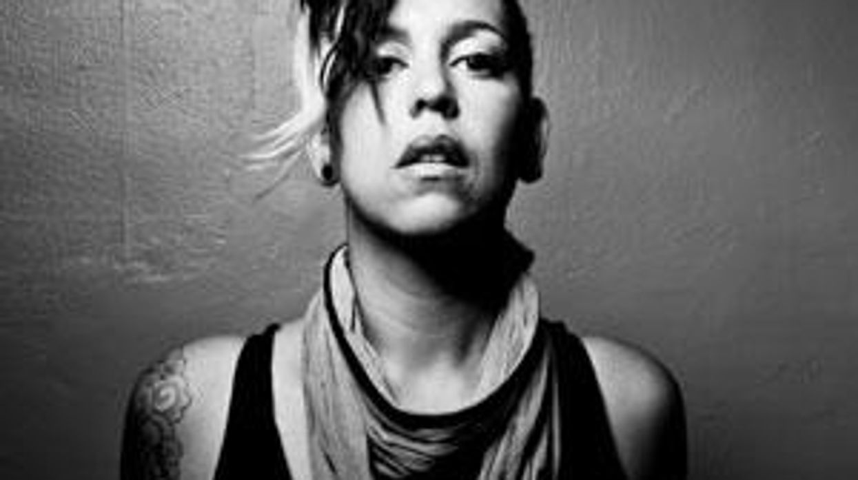 <p>Lesbian Singer-Songwriter AG Wants To Be Your Man</p>