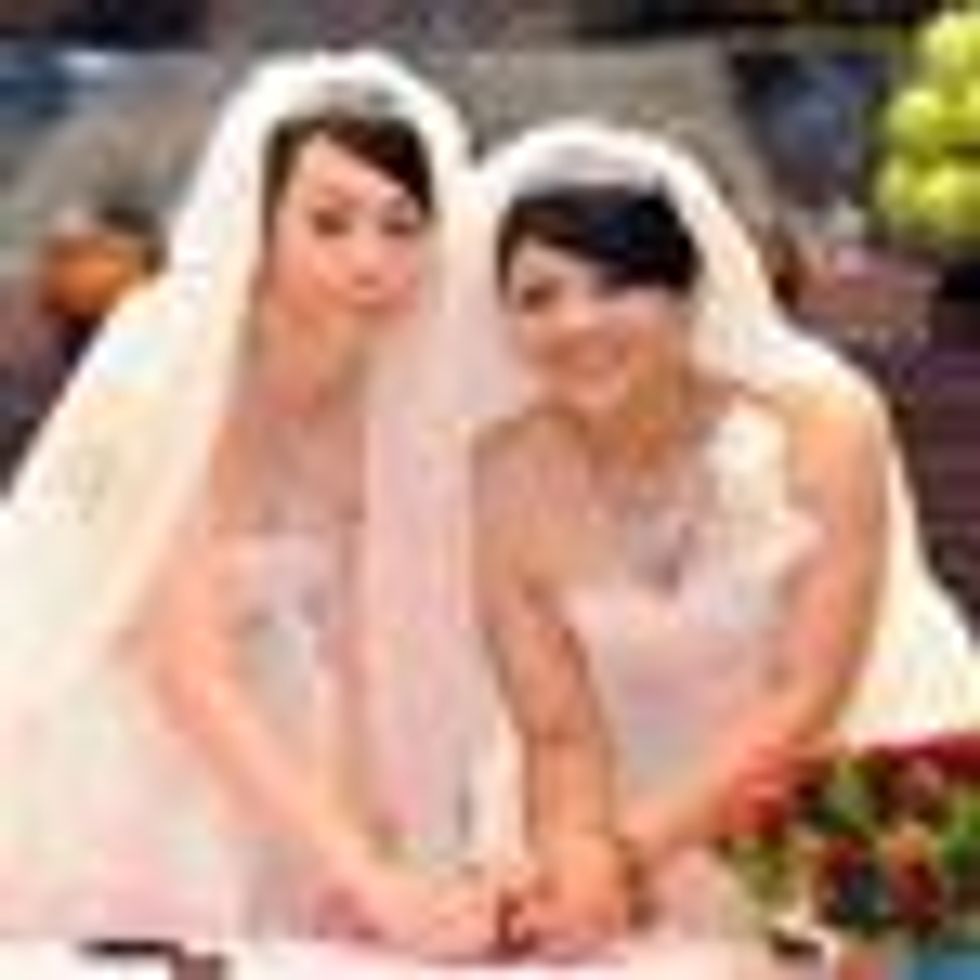 Lesbian Buddhist Couple Become First Same-Sex Couple to Marry in Taiwan 
