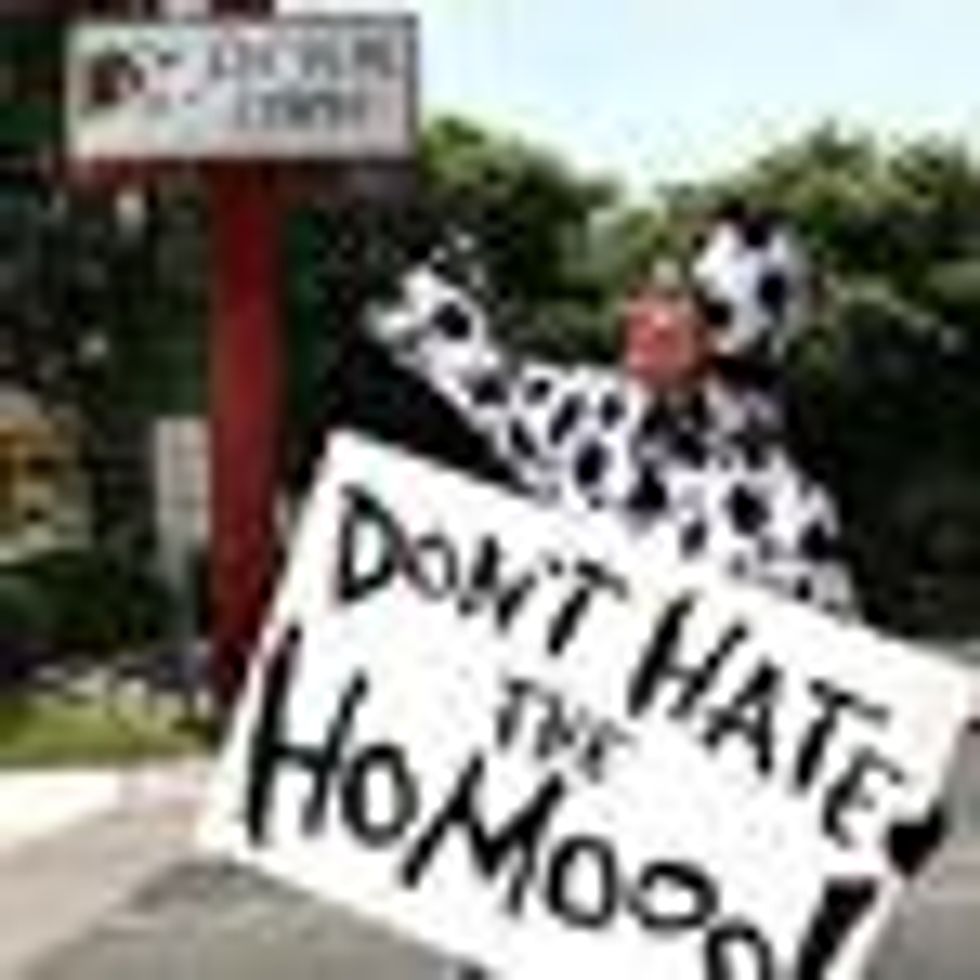 Lesbian Dons Cow Costume to Keep the 'Moooovement' Alive Against Chick-fil-A 