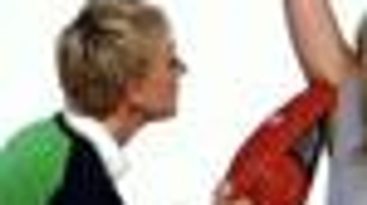 Ellen DeGeneres Dolls Up, De-Lints and Dust-Busts Jennifer Aniston