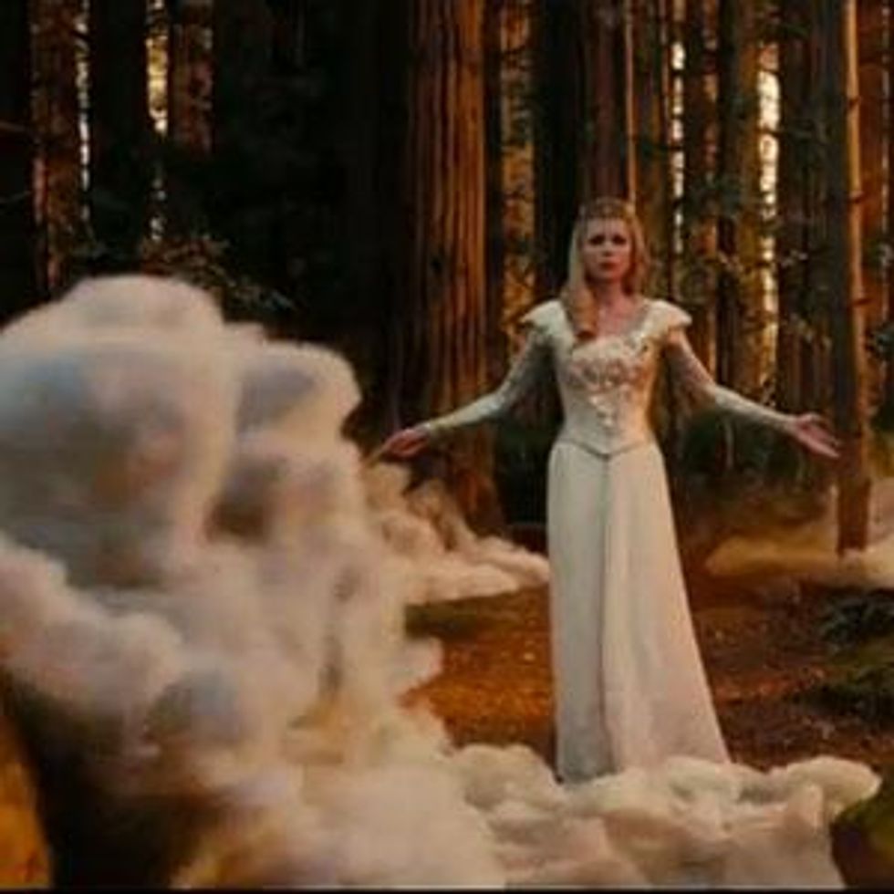 Mila Kunis and Michelle Williams in 'Oz: The Great and Powerful' Trailer - Watch
