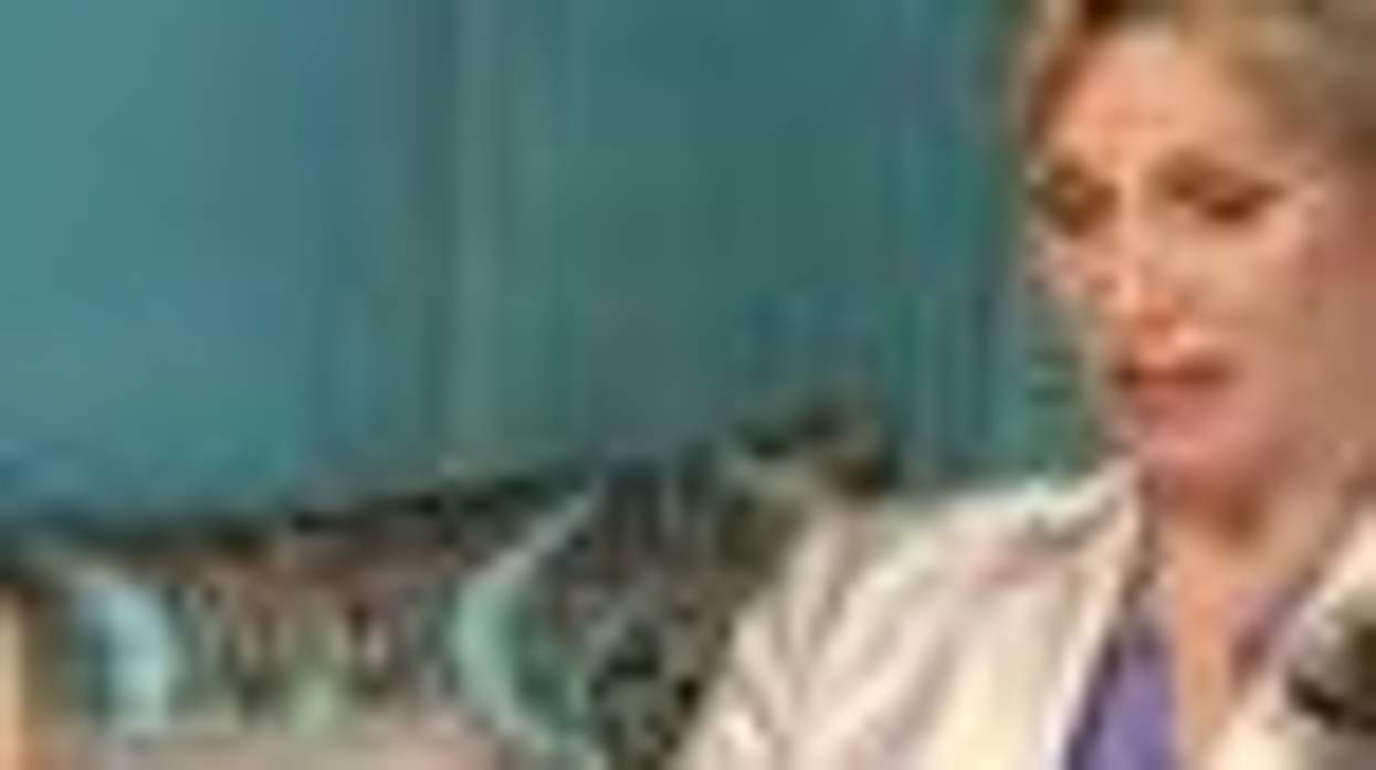 Jane Lynch, Zooey Deschanel and other Funny Ladies Talk Embarrassing Moments, Labial Saturation and Twitter