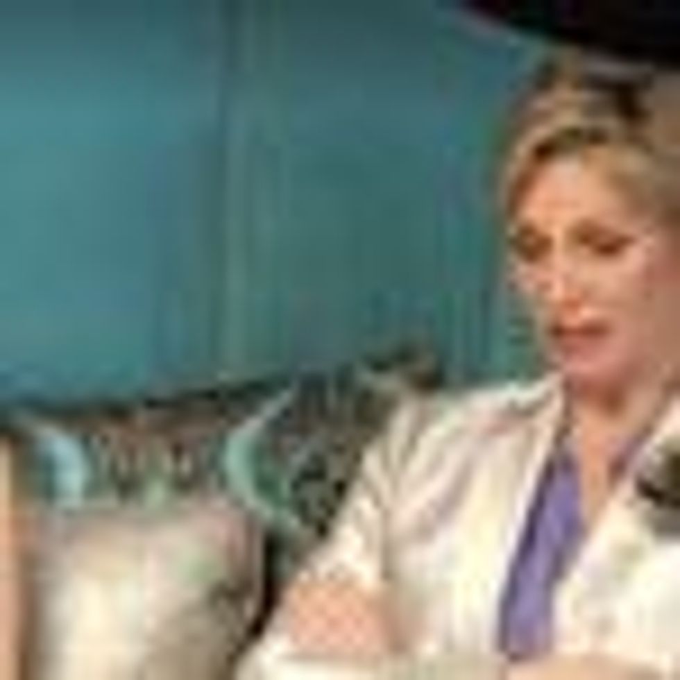 Jane Lynch, Zooey Deschanel and other Funny Ladies Talk Embarrassing Moments, Labial Saturation and Twitter 