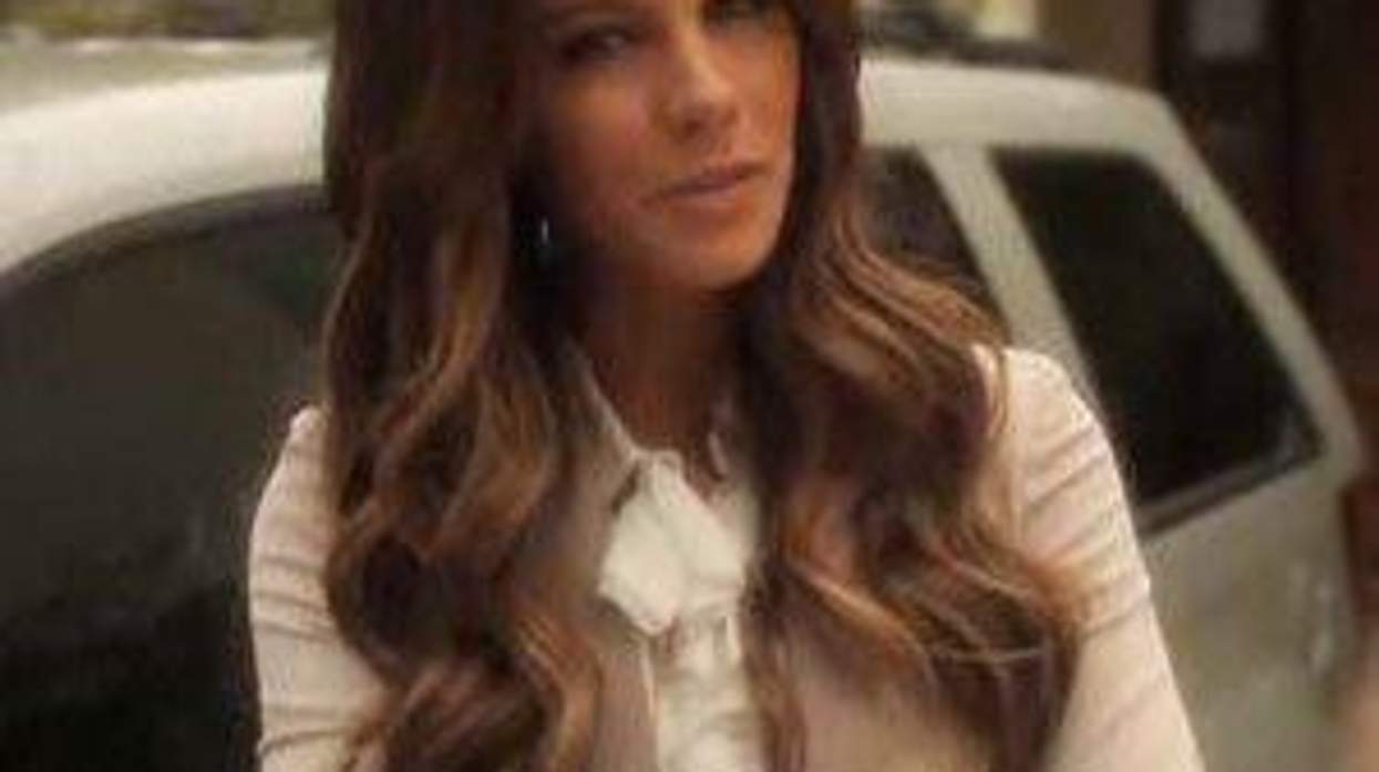 Judy Greer, Kate Beckinsale and Andrea Savage Want Republicans in Their Vaginas - Video