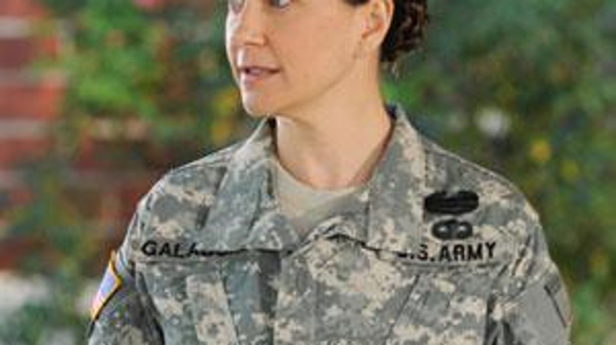 Kellie Martin Talks to EW About Her Lesbian 'Army Wives' Role and Patti LuPone