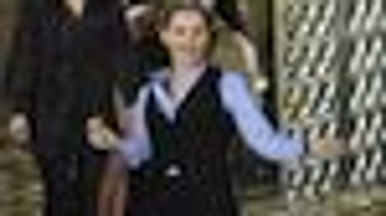 Elisha Cuthbert Channels Ellen DeGeneres on 'Happy Endings'