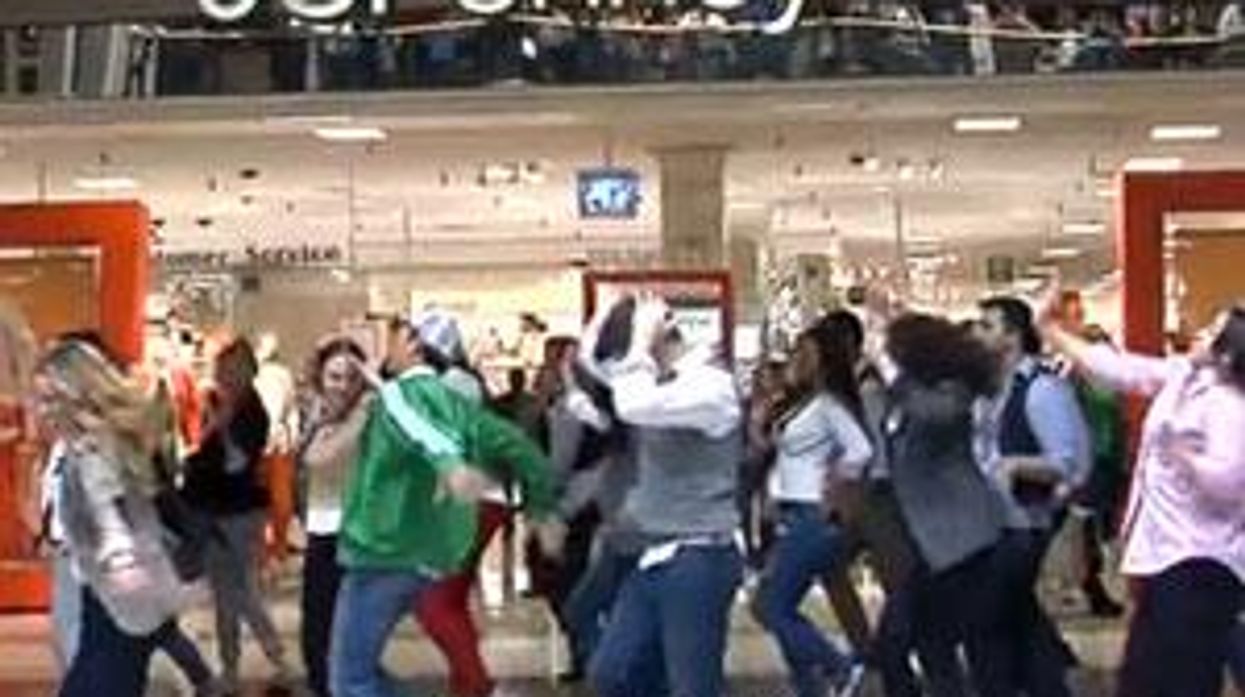 JCPenney Flash Mob to Support Partnership with Ellen DeGeneres - Video
