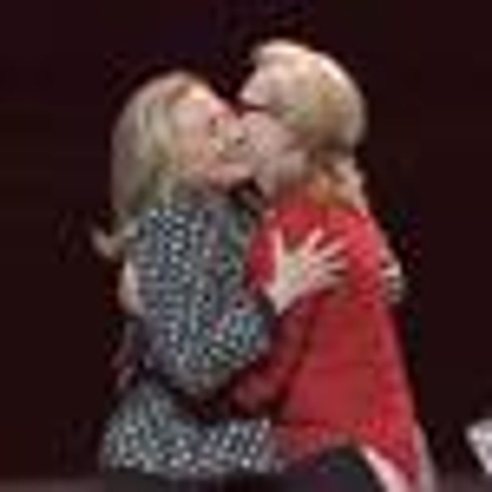 Meryl Streep's Moving Tribute to Hillary Clinton at the Women in the World Summit - Video