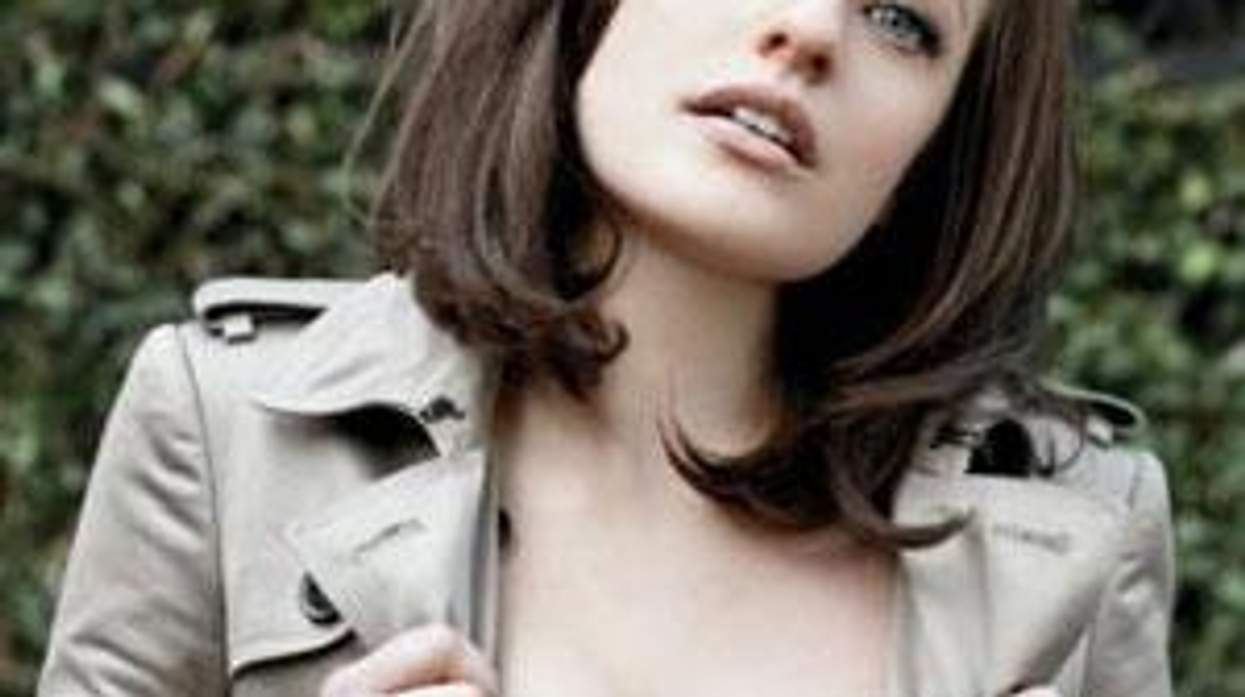 'Mad Men’ Star Elisabeth Moss Sizzles in Page Six Spread