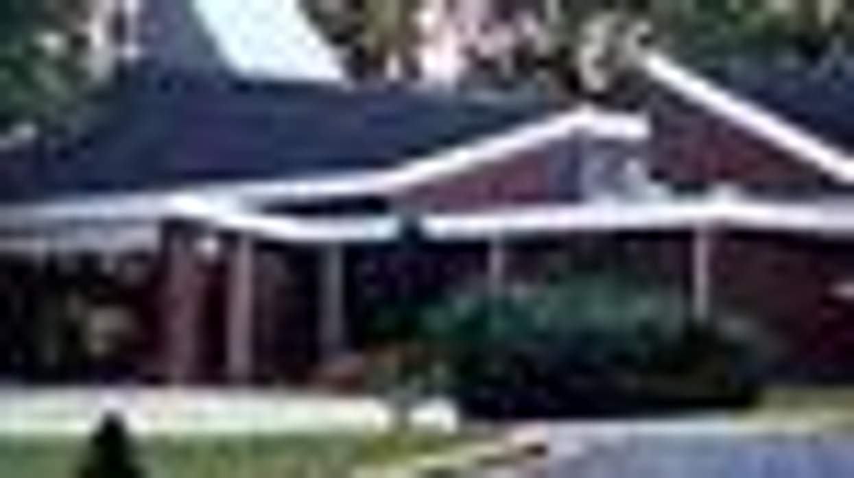 Lesbian Denied Communion Receives Apology but Seeks Priest's Firing