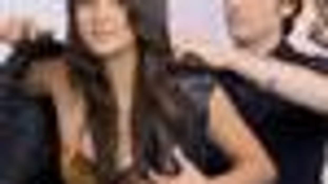 Dressing Shay Mitchell on 'It's a Brad, Brad World' - Video