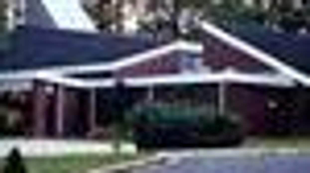 Priest Who Denied Lesbian Communion at Mother's Funeral Draws Criticism