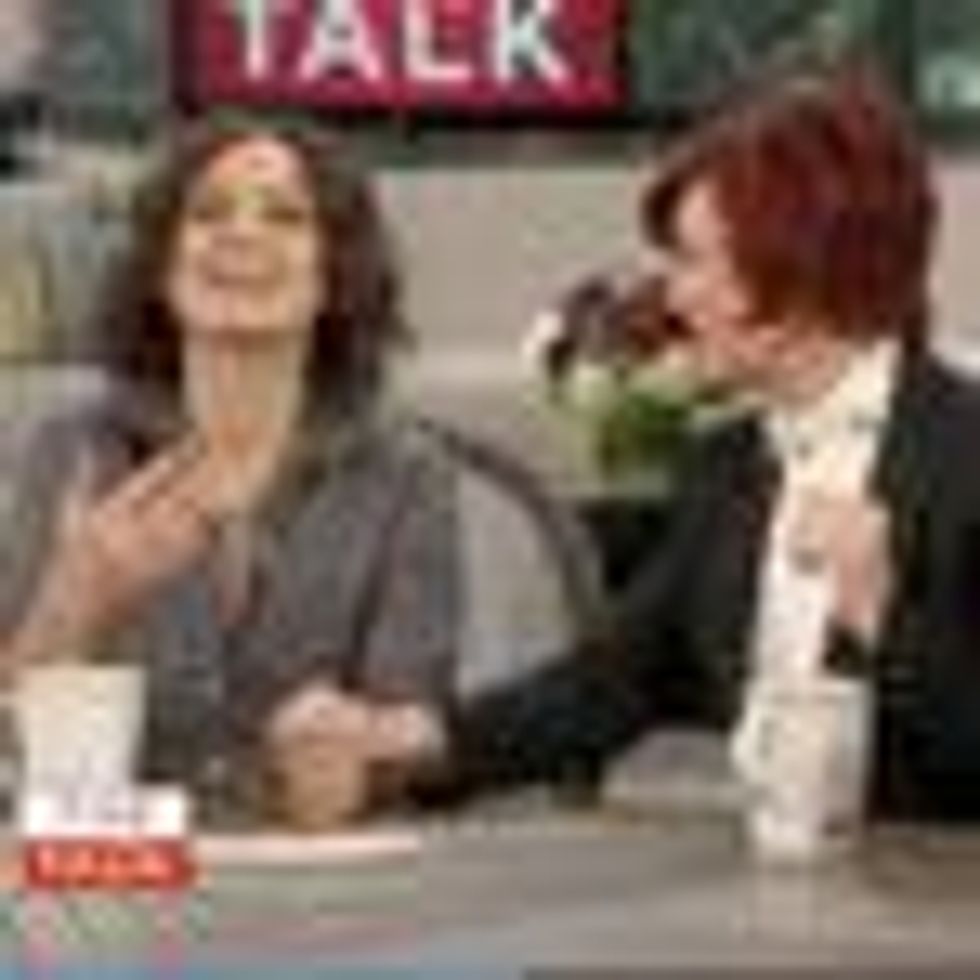 Sara Gilbert Breaks Down Lesbian Haircuts on 'The Talk' - Video