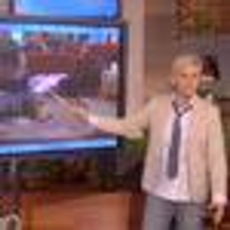 Ellen DeGeneres Disputes Michelle Obama as Push-Up Contest Winner- Video